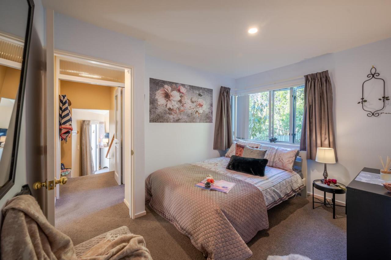 Rose On The Bay - Akaroa Holiday Home Экстерьер фото