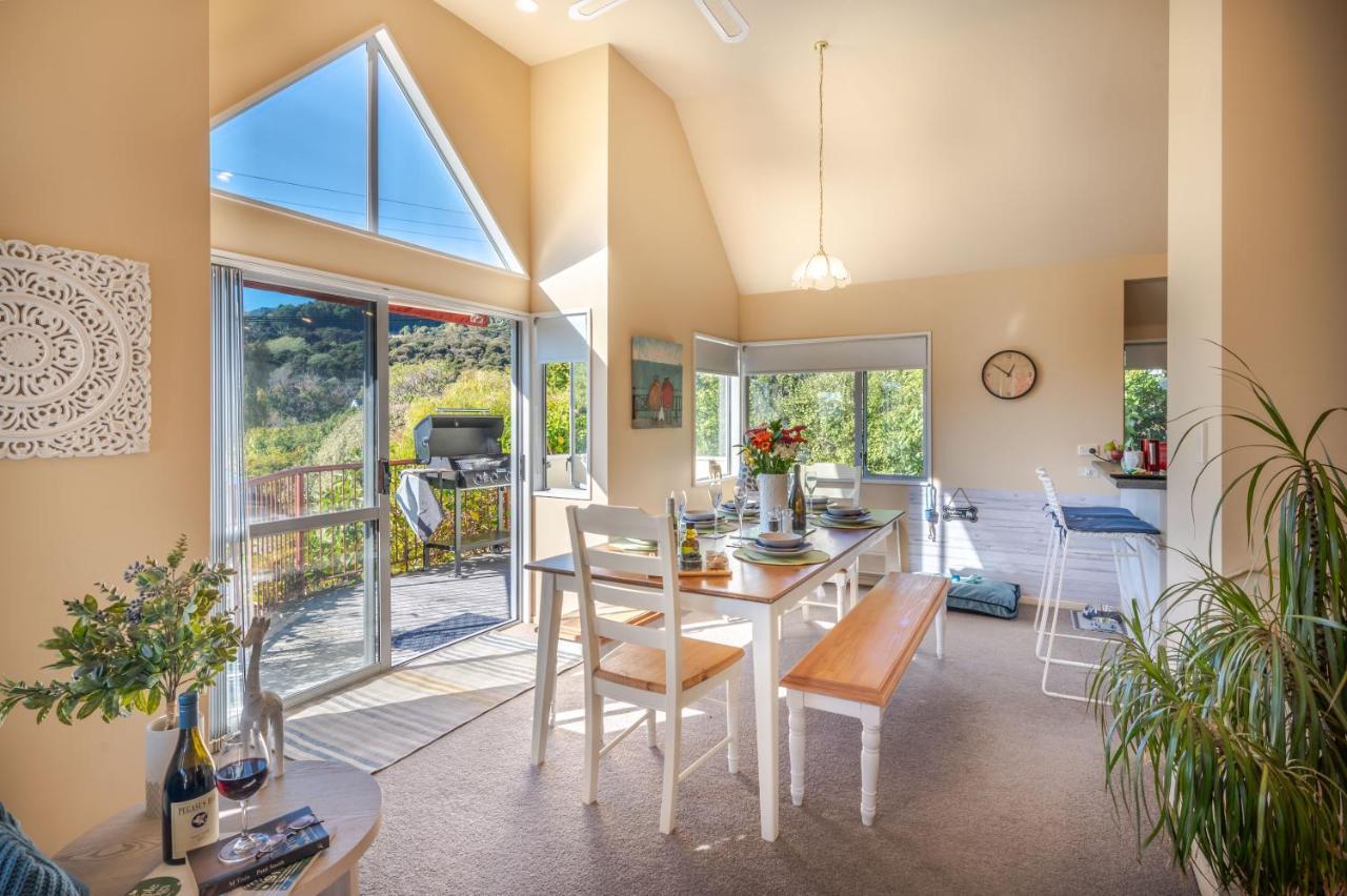 Rose On The Bay - Akaroa Holiday Home Экстерьер фото